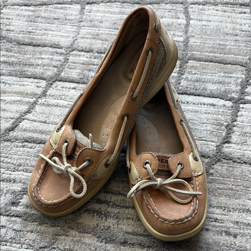 Sperry Tan Leather Boat Shoes with Laces